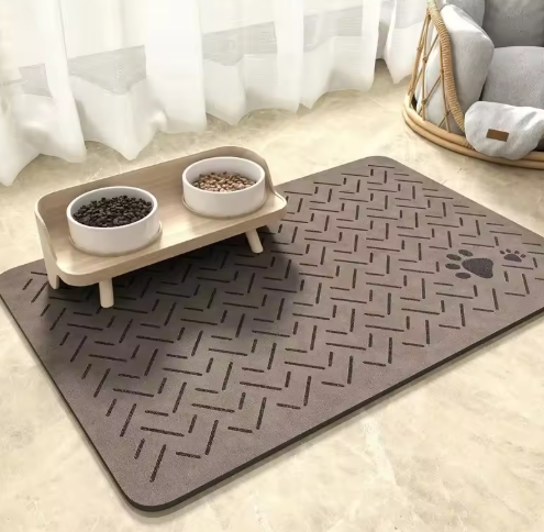 Quick-Dry Paw Print Feeder Mat