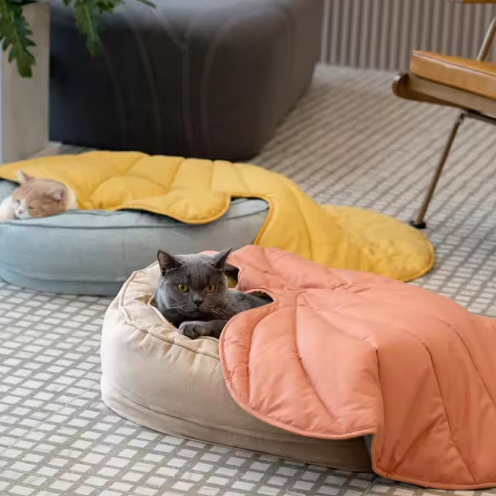 Leaf-Shaped Cooling Pet Mat